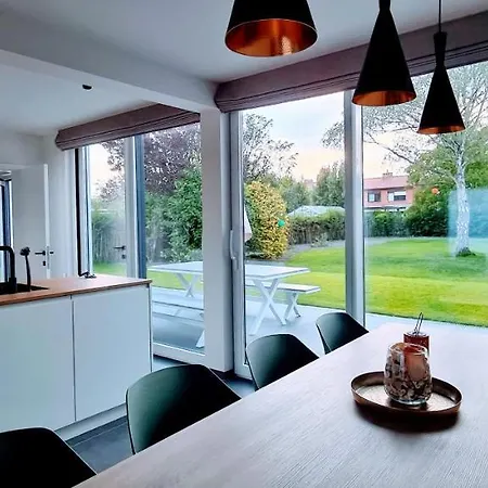 Vakantiehuis 14-een Oase Rust Tussen Polders En Kust *
